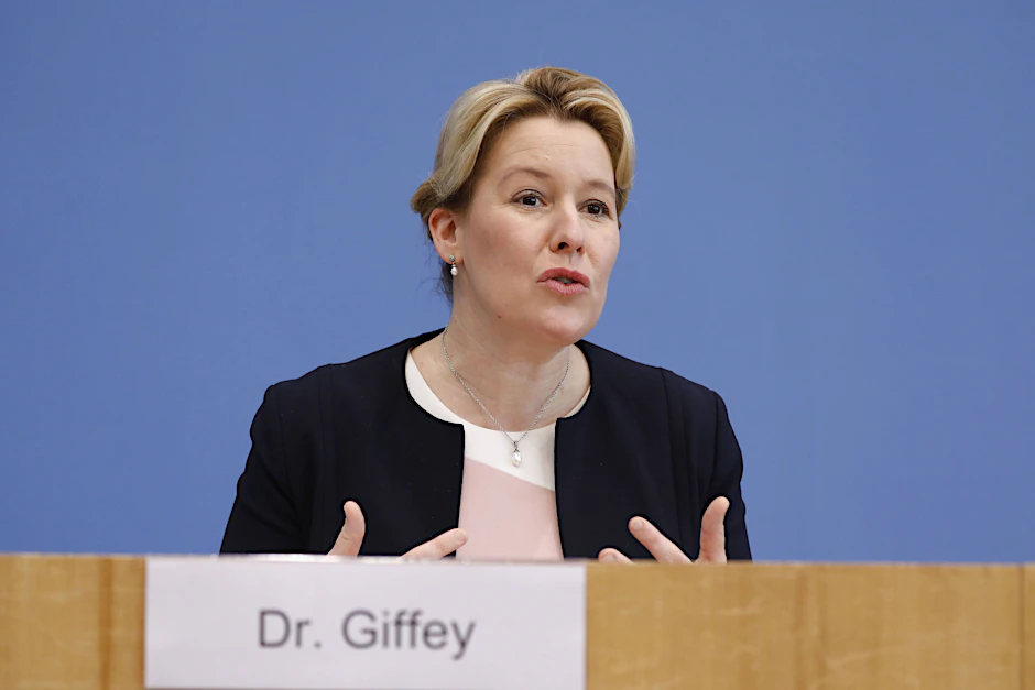 Franziska Giffey am Freitag in der Bundespressekonferenz