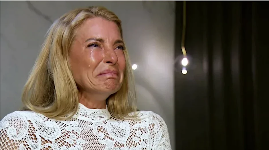 Giulia Siegel muss weinen, als sie ihren Mann mit anderen Frauen sieht.&nbsp;