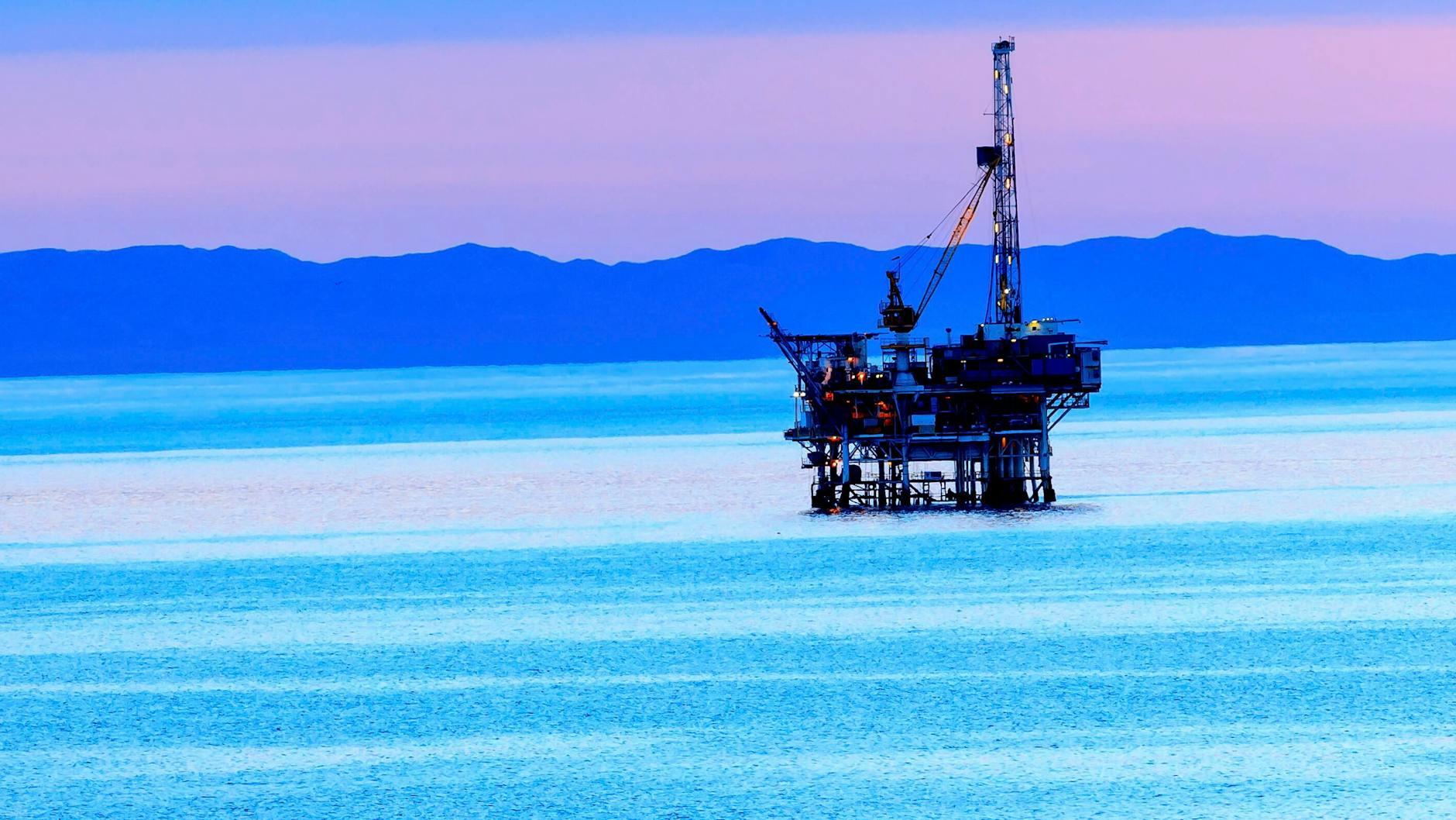 Bohrinsel im Pazifik.