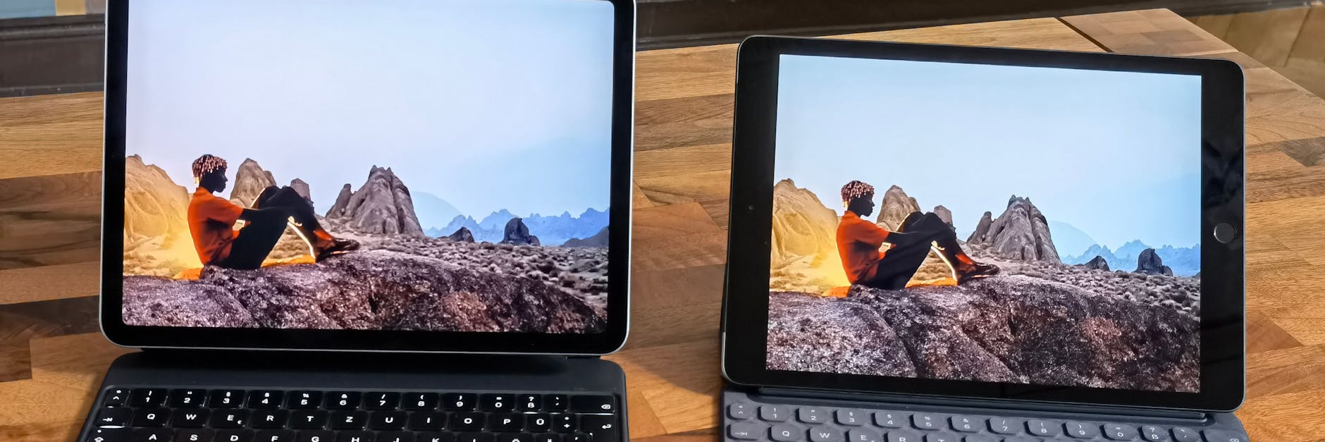 Das neue iPad Air 4 (l.) und das iPad 8 mit den passenden Tastaturen von Apple.