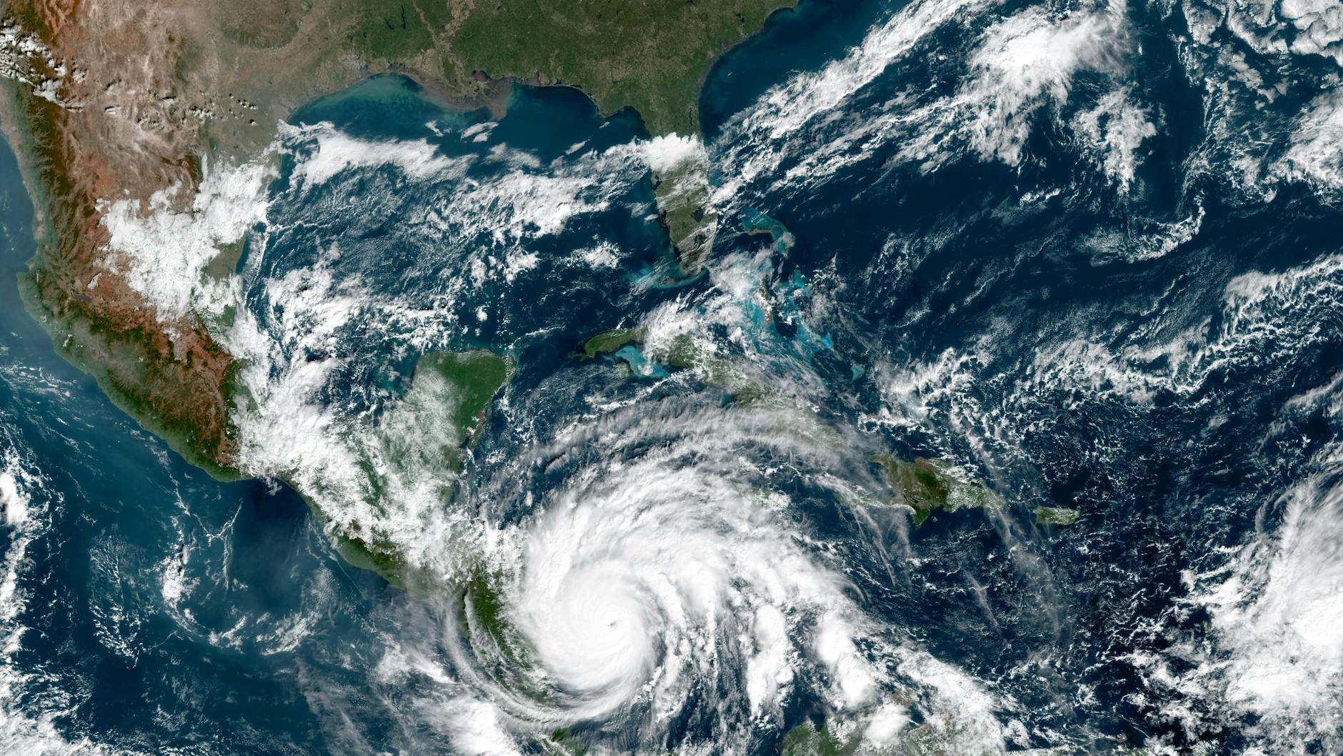 Satellitenbild des Hurrikans „Iota“ über Mittelamerika.