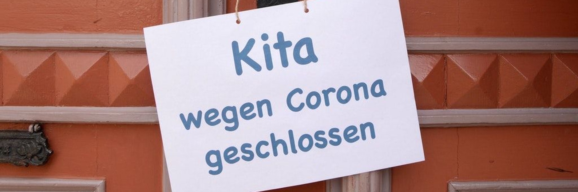 Hinweisschild in einer Kita in Reinickendorf.