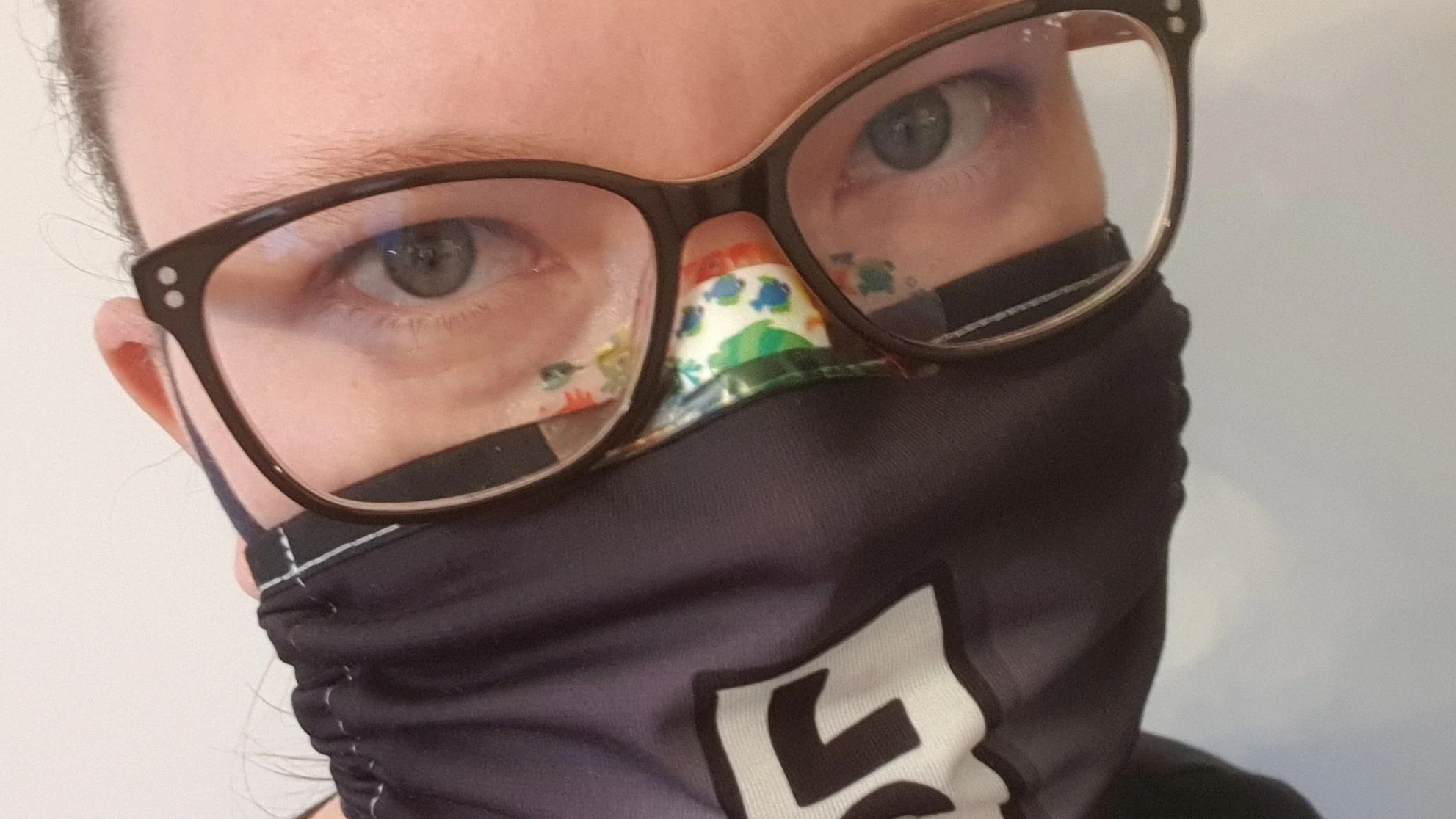 Hilft sicher gegen Beschlagen der Brille: Ein Pflaster über der Nase.