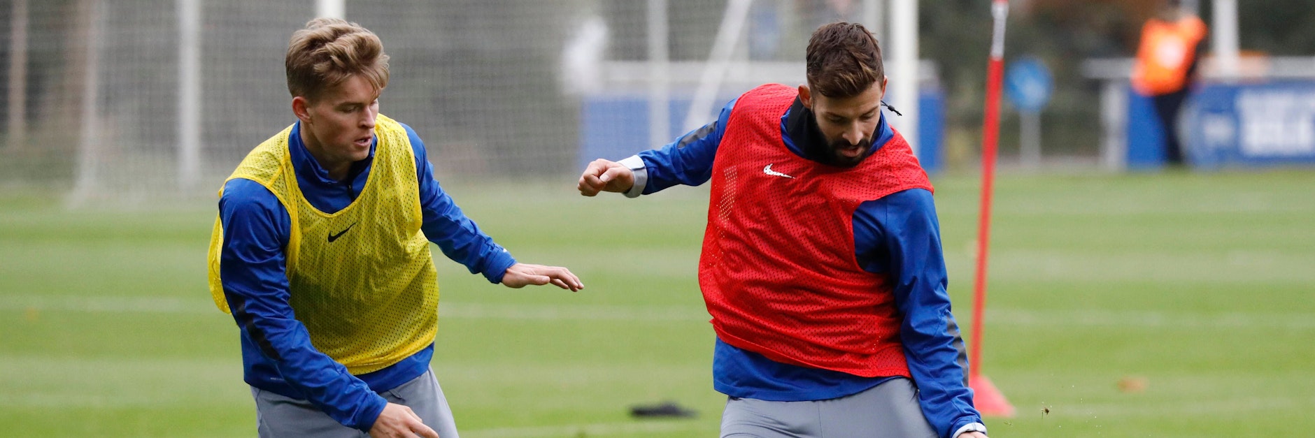 Schenken sich nur auf dem Platz nichts: Herthas Maximilian Mittelstädt (l.) und Marvin Plattenhardt.