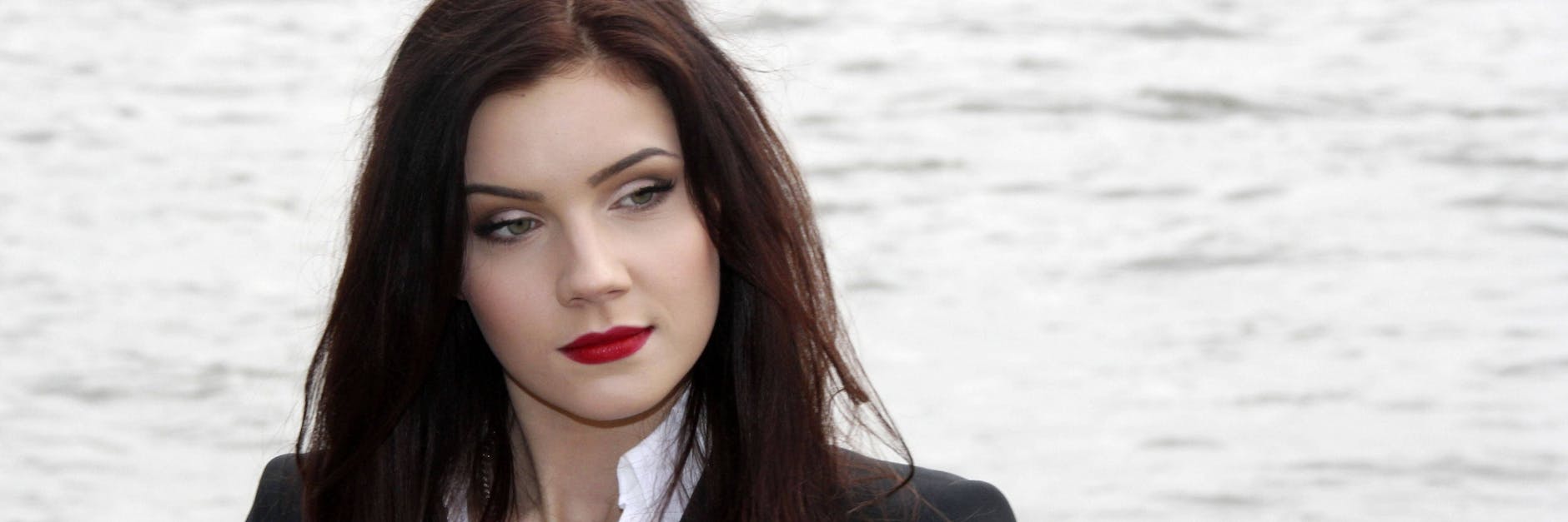 Nathalie Volk bei den Dreharbeiten zur Fernsehsendung Nathalies Welt an den Landungsbrücken.