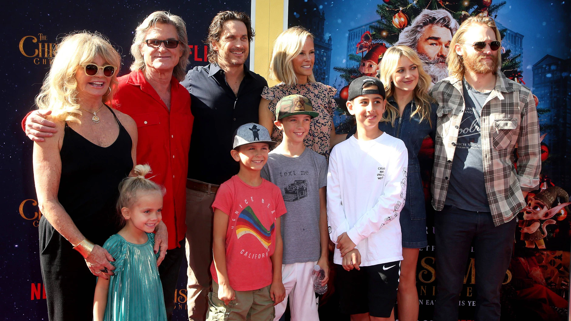Eine schrecklich nette Familie:&nbsp;Goldie Hawn und Kurt Russell mit ihren Kindern Oliver Hudson, Erinn Bartlett, Wyatt Russell (hinten v.l.n.r.) und Enkelkindern.