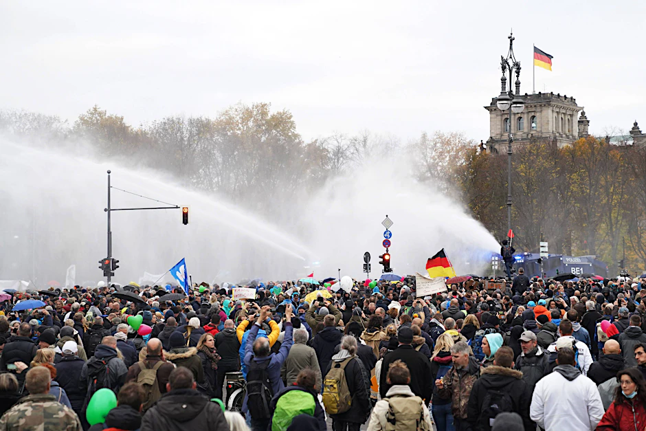 Die Demo und die Wasserwerfer.&nbsp;