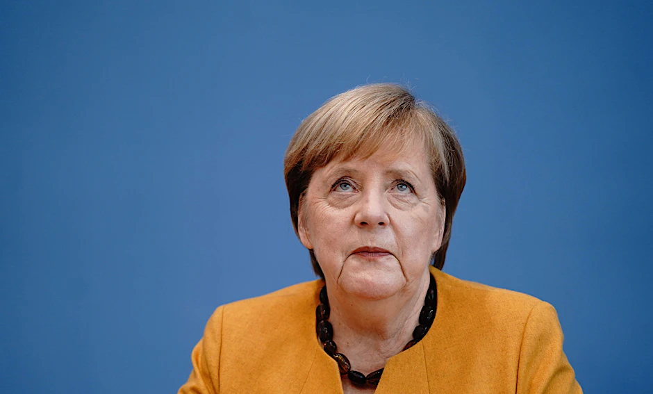Angela Merkel, die Unschuld vom Lande mit dem Dolch im Gewande.