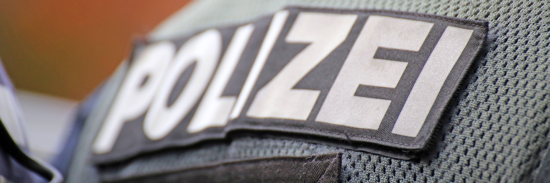 Ein Youtuber bekam während einer Live-Übertragung Besuch von der Polizei (Symbolbild).