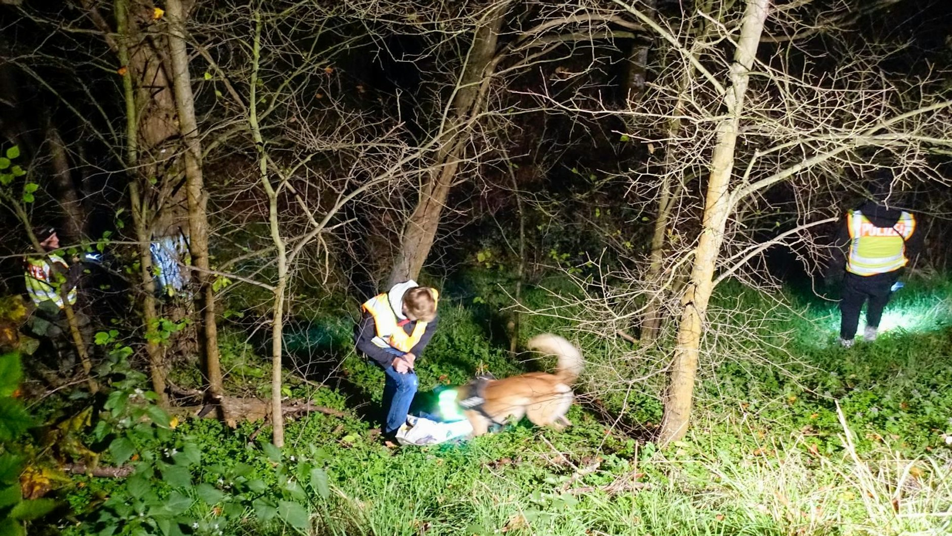 Spürhunde der Polizei hatten Mordermittler zu der Wohnung des verdächtigen Lehrers in Pankow geführt.&nbsp;