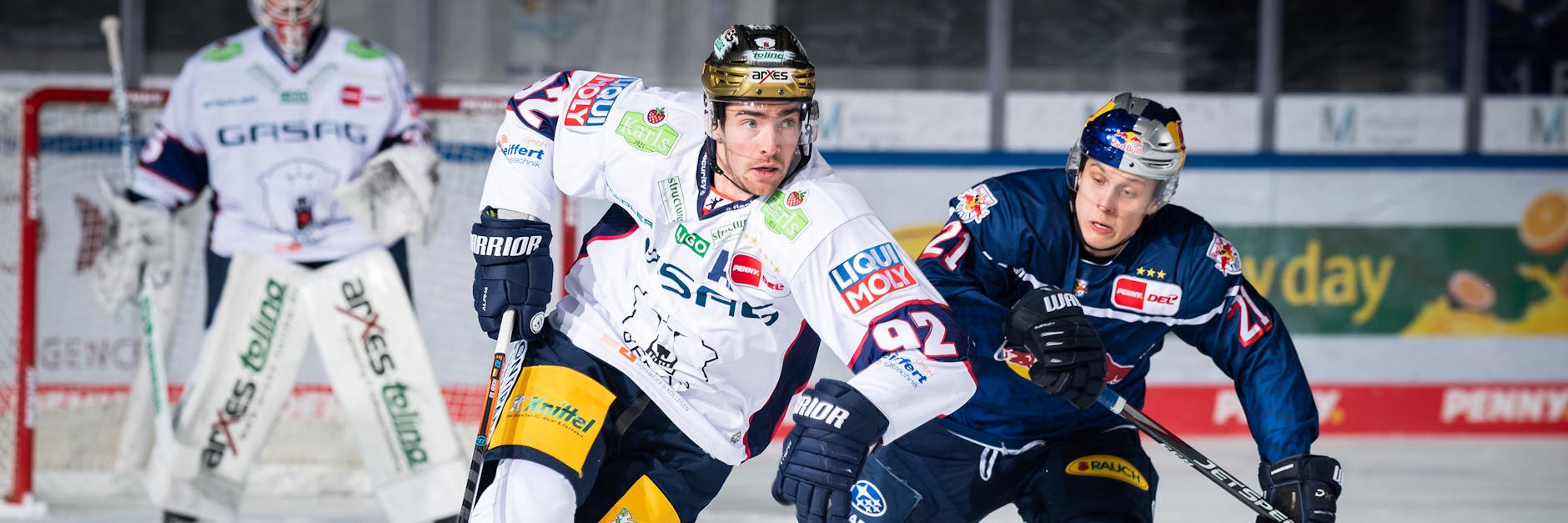 Trotz des Wahnsinnstreffers von Marcel Noebels (l.) verlieren die Eisbären auch in München.