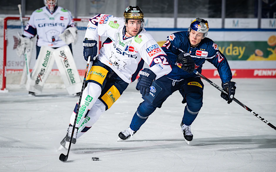 Trotz des Wahnsinnstreffers von Marcel Noebels (l.) verlieren die Eisbären auch in München.