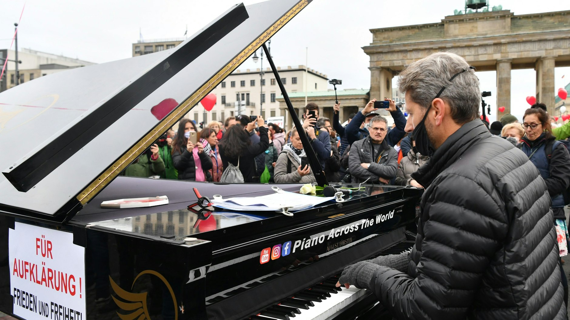 Mit diesem Klavier wurden die Beamten am Mittwoch attackiert, steht in einem Einsatzbericht der Polizei. 