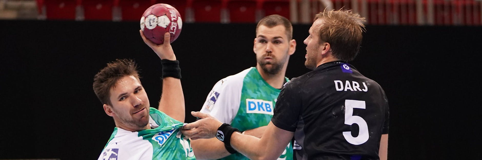 Die Schulter hält: Fabian Wiede tankt sich nach seiner Verletzung wieder für die Füchse durch. 