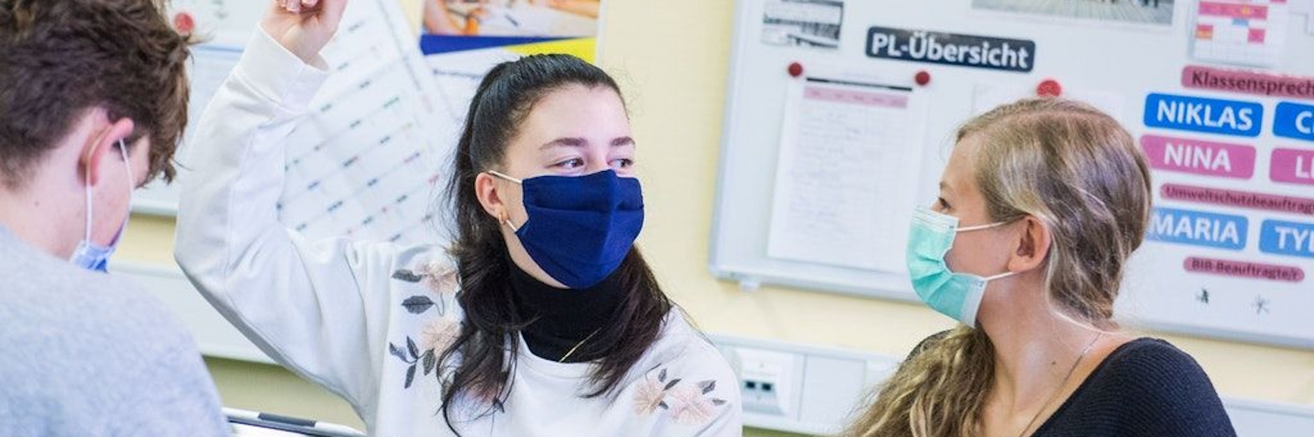 Einer Analyse zufolge gibt es keine Hinweise auf ein erhöhtes Infektionsrisiko an Schulen.