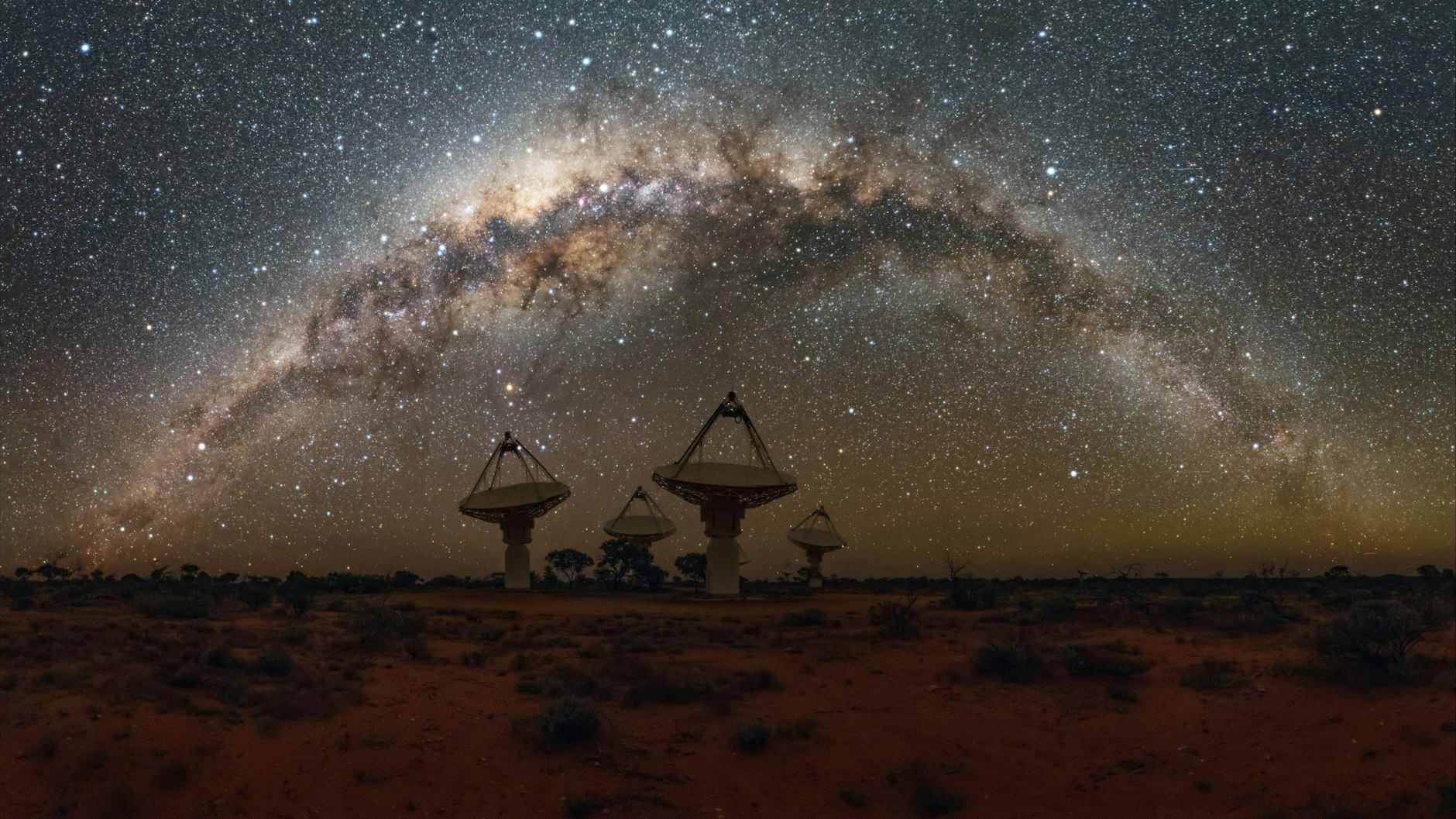 Die Milchstraße in voller Pracht über dem Murchison Radio-Astronomie-Observatorium in Australien.&nbsp;