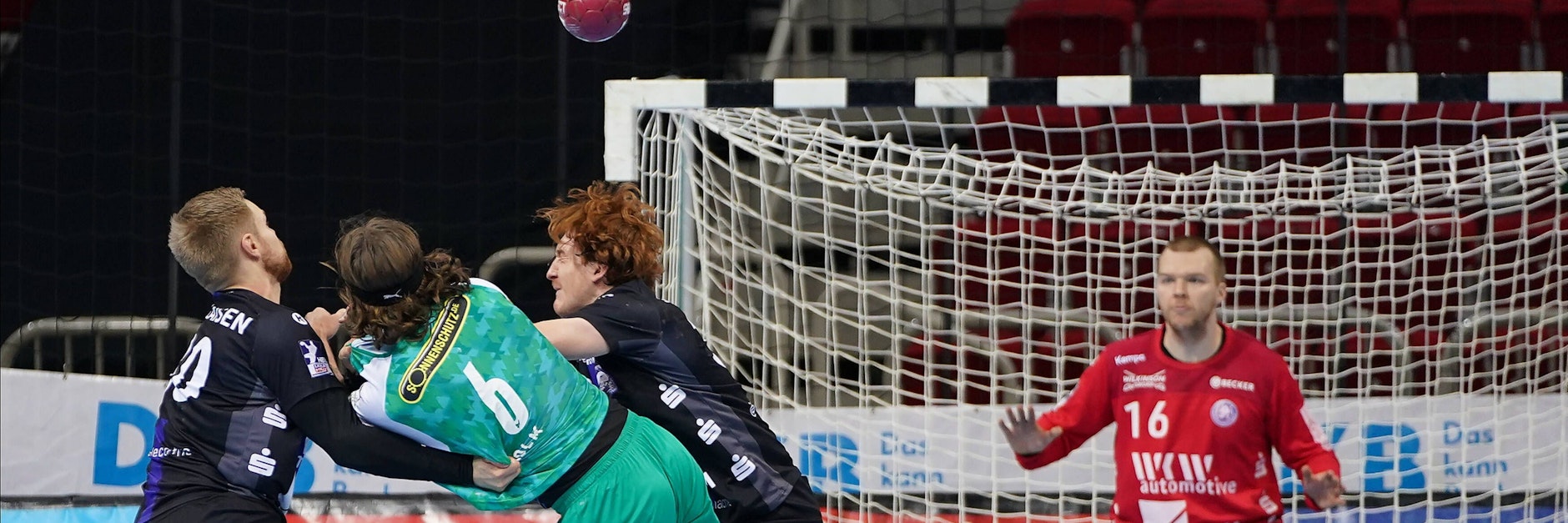 Der Bergische HC nimmt Jacob Holm in die Mangel, trotzdem trifft der Dänen-Fuchs sechsmal. So kann er gern auch am Dienstag ballern.