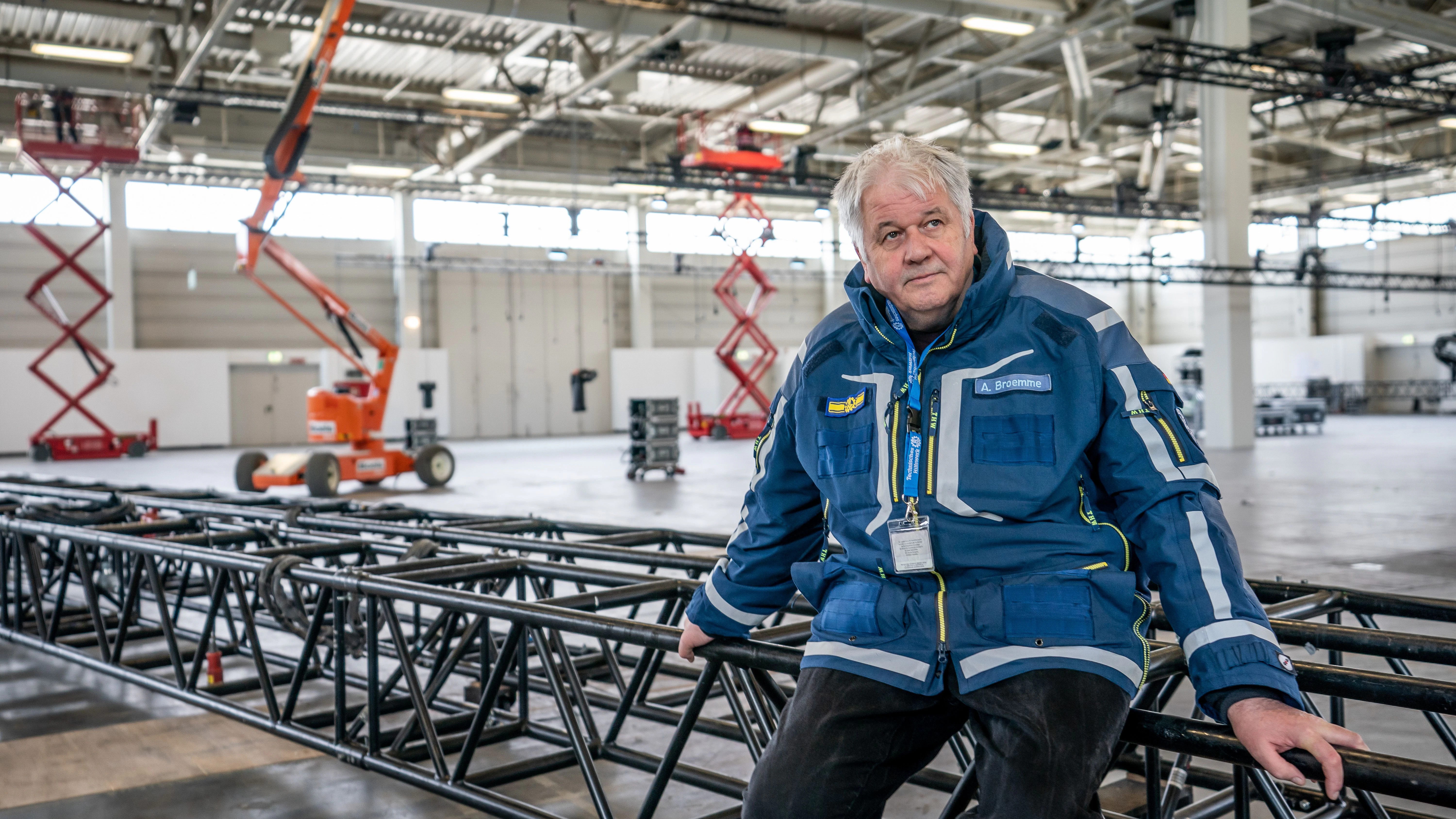 Albrecht Broemme baute schon das Corona-Notkrankenhaus in den Messehallen auf. Jetzt koordiniert er die sechs Berliner Impfzentren.