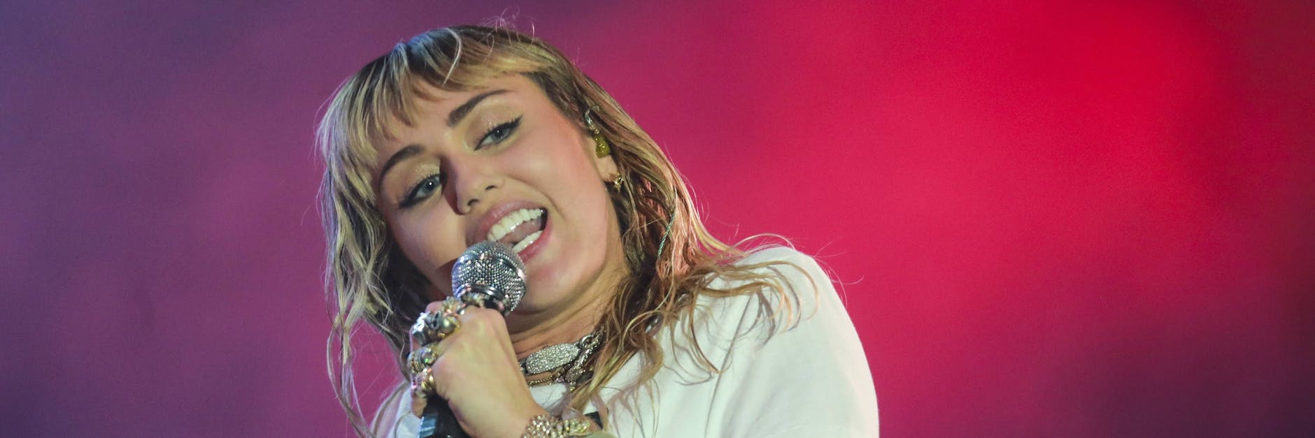 Kämpft wie so viele Stars und Sternchen mit Alkoholproblemen: Sängerin Miley Cyrus.