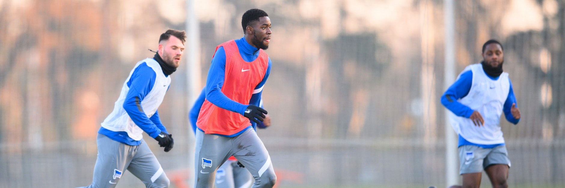 Ist wieder mittendrin statt außen vor: Hertha-Verteidiger Jordan Torunarigha kehrte ins Teamtraining zurück.