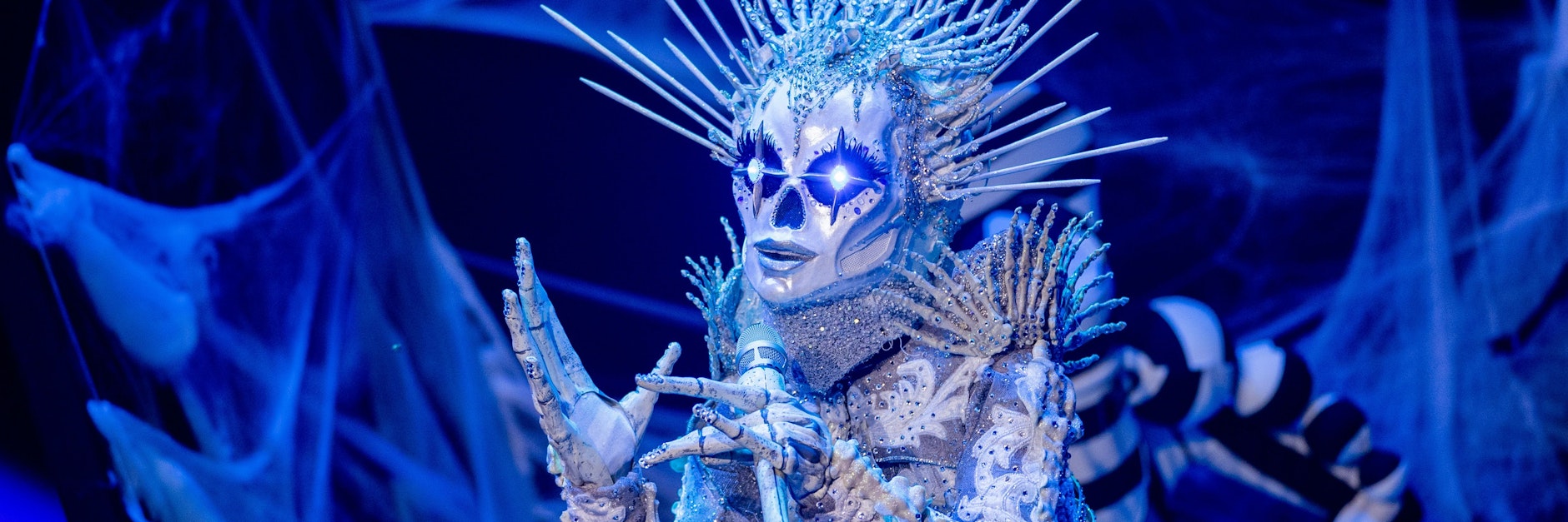 Das Skelett gewinnt die Masken-Show.