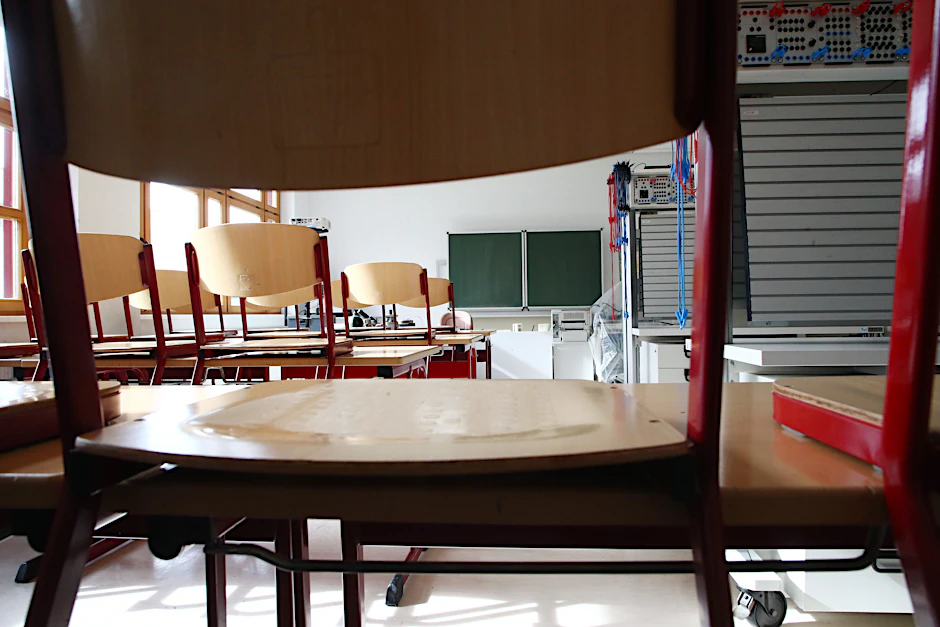 Ein leerer Klassenraum. (Symbolbild)
