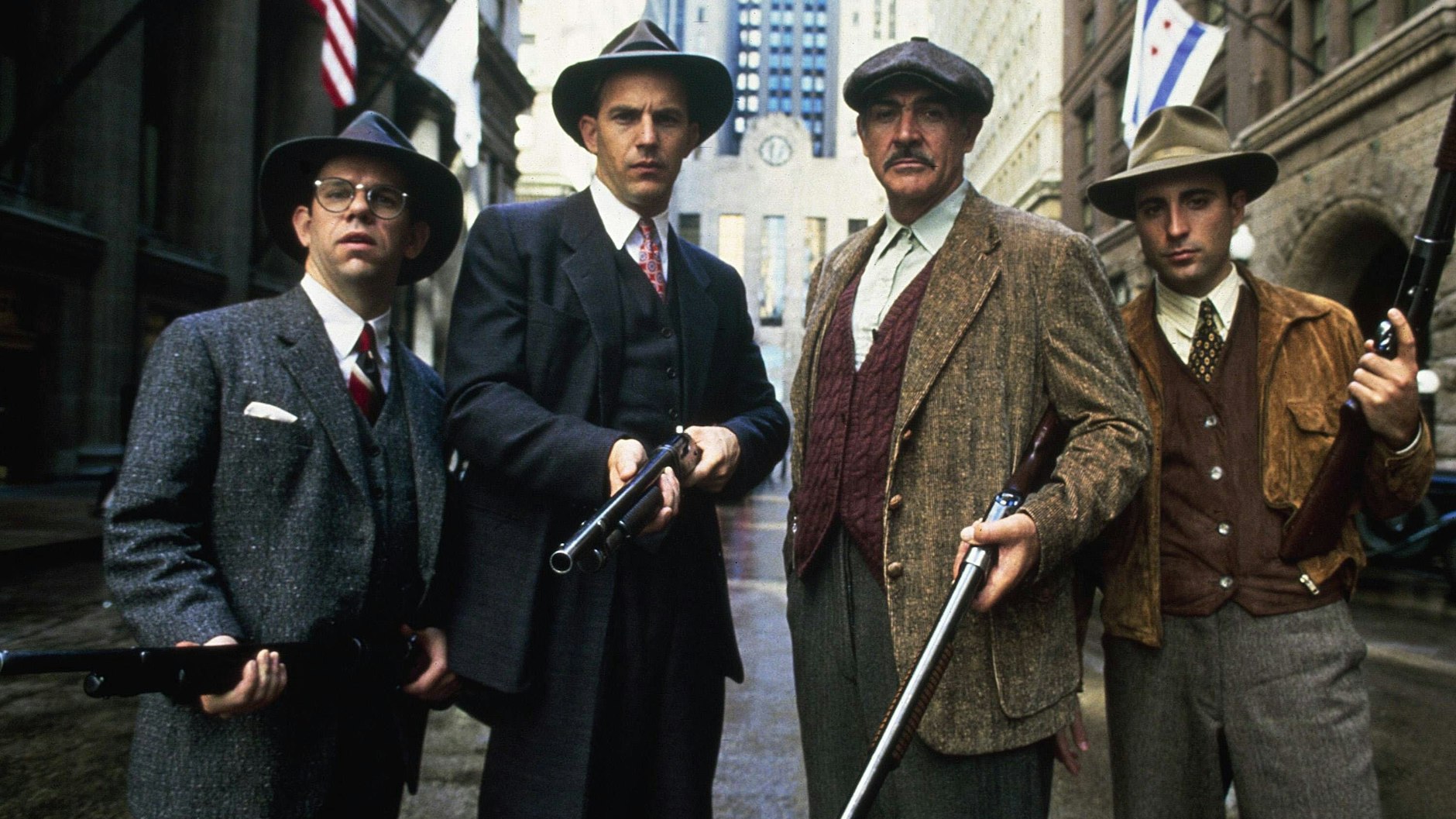 In der Rolle des Eliot Ness gelang Kevin Costner (2. v. l.) 1987 in „The Untouchables – Die Unbestechlichen“ mit Charles Martin Smith, Sean Connery und Andy Garcia (v. l. n. r.) der internationale Durchbruch.