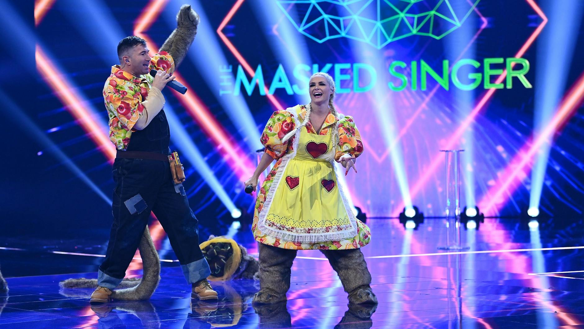 Daniela Katzenberger und Lucas Cordalis. Die Reality-Stars steckten in den Kostümen der Erdmännchen.