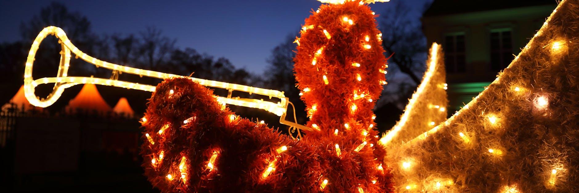 Der traditionelle Weihnachtsmarkt vor dem Schloss Charlottenburg fällt im Corona-Jahr 2020 aus. Dennoch will der Bezirk den Markt in kleiner Form stattfinden lassen.