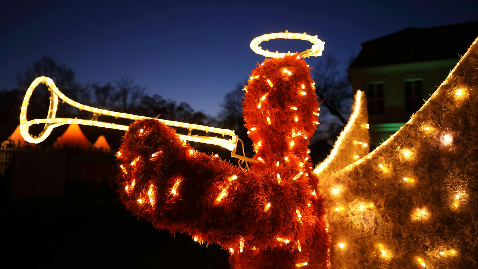 Weihnachtsmarkt vor dem Schloss Charlottenburg im vergangenen Jahr. 2020 wird das Weihnachtsfest dank Corona ein ganz anderes werden. 