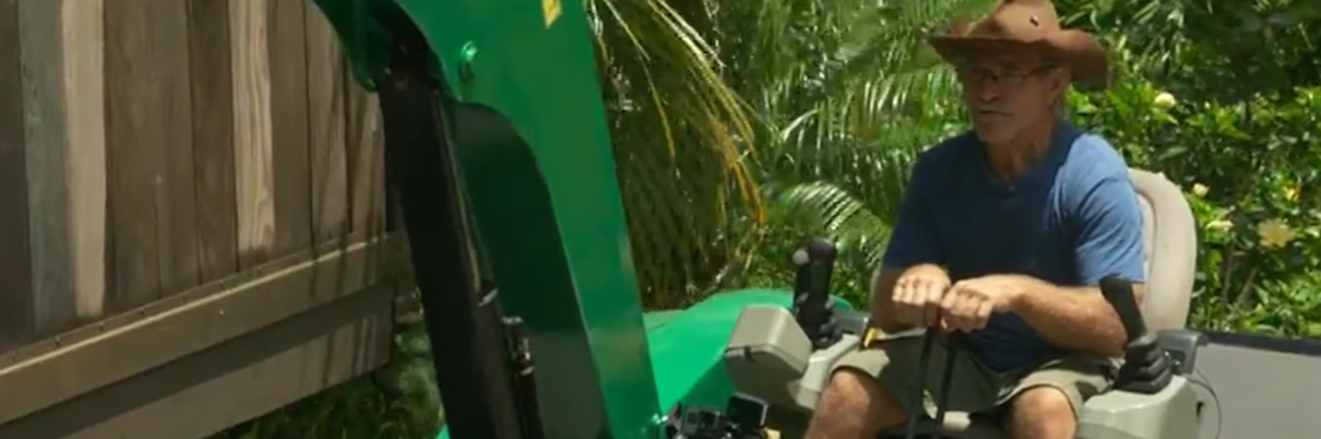 Endlich da: der neue Bagger von Konny Reimann.