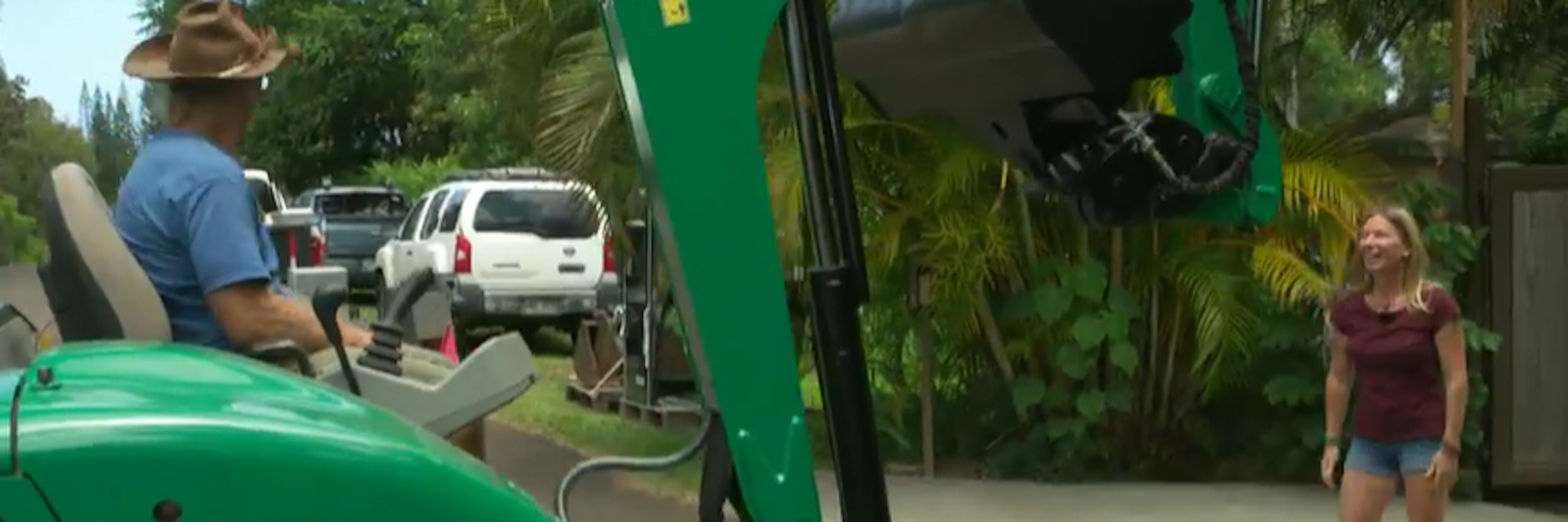 Haben sichtlich Startschwierigkeiten mit ihrem neuen Bagger: die Reimanns.