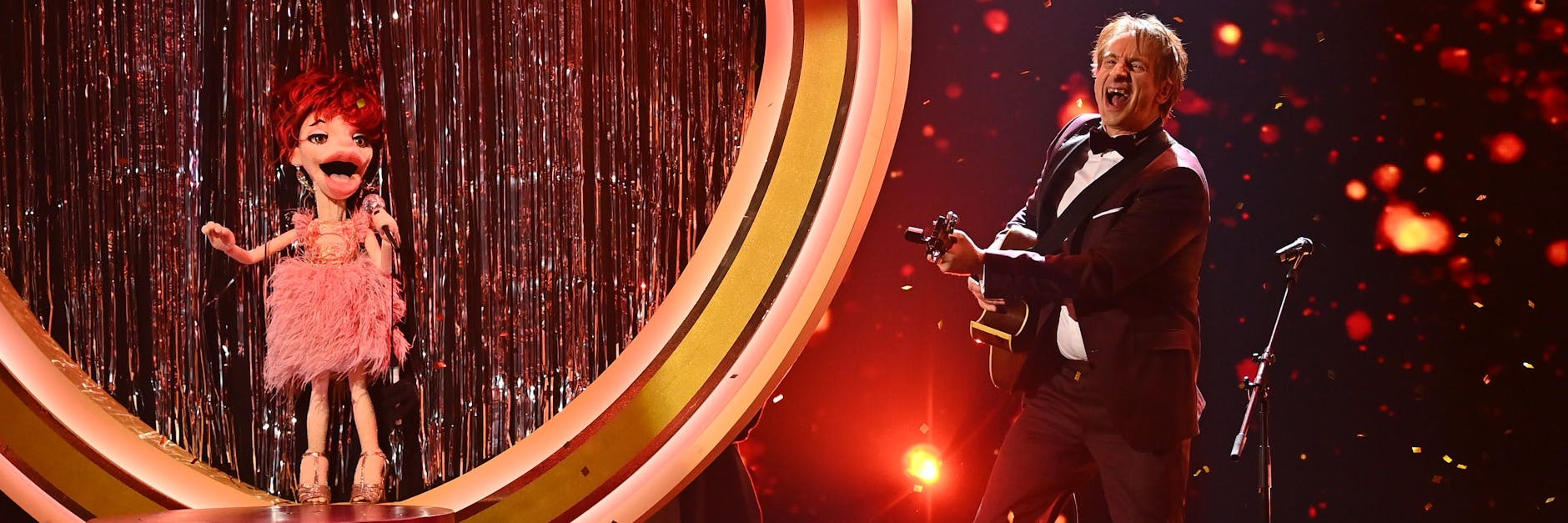 Komiker Ingolf Lück mit der Puppe Francesca de Rossi, der italienischen Diva.