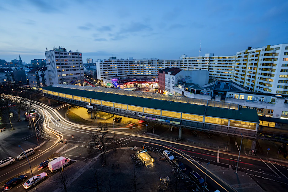 U-Bahnhof Kottbusser Tor: Hier wurde die BVG-Kontrolleurin von einem Fahrgast angegriffen.