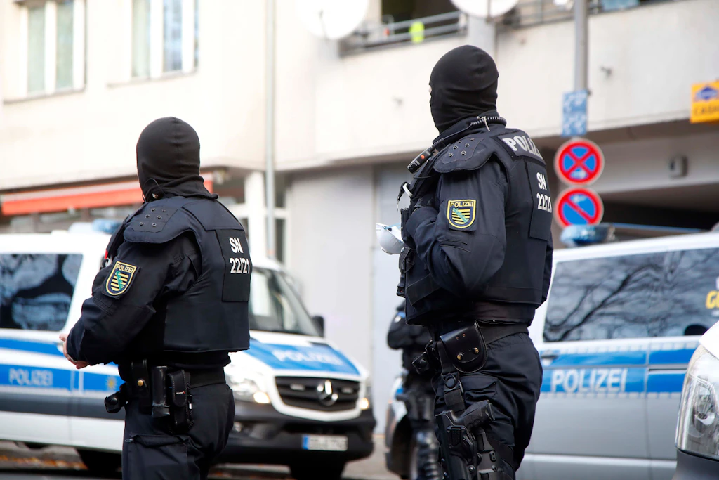 Verdacht auf Betrug mit Corona-Hilfen: Razzia in Neuköllner Moschee