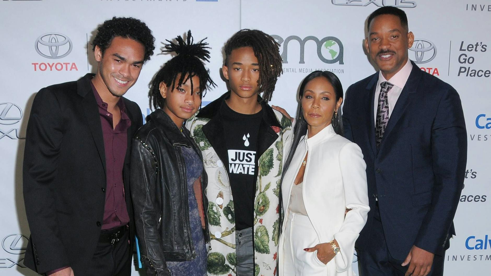 Will Smith (rechts) mit seiner Frau Jada Pinkett-Smith (2.v.r.), und den Kindern Trey, Willow und Jaden (v.l.). 