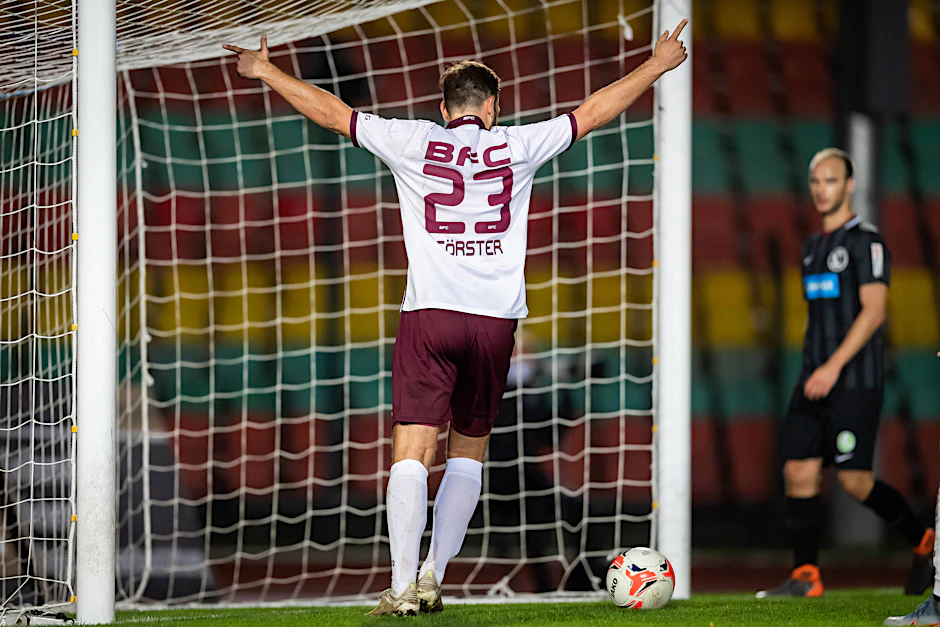 Benjamin Förster und der BFC Dynamo haben einen Grund zum Jubeln: Sie dürfen aufgrund einer Sondergenehmigung vom Senat wieder trainieren.