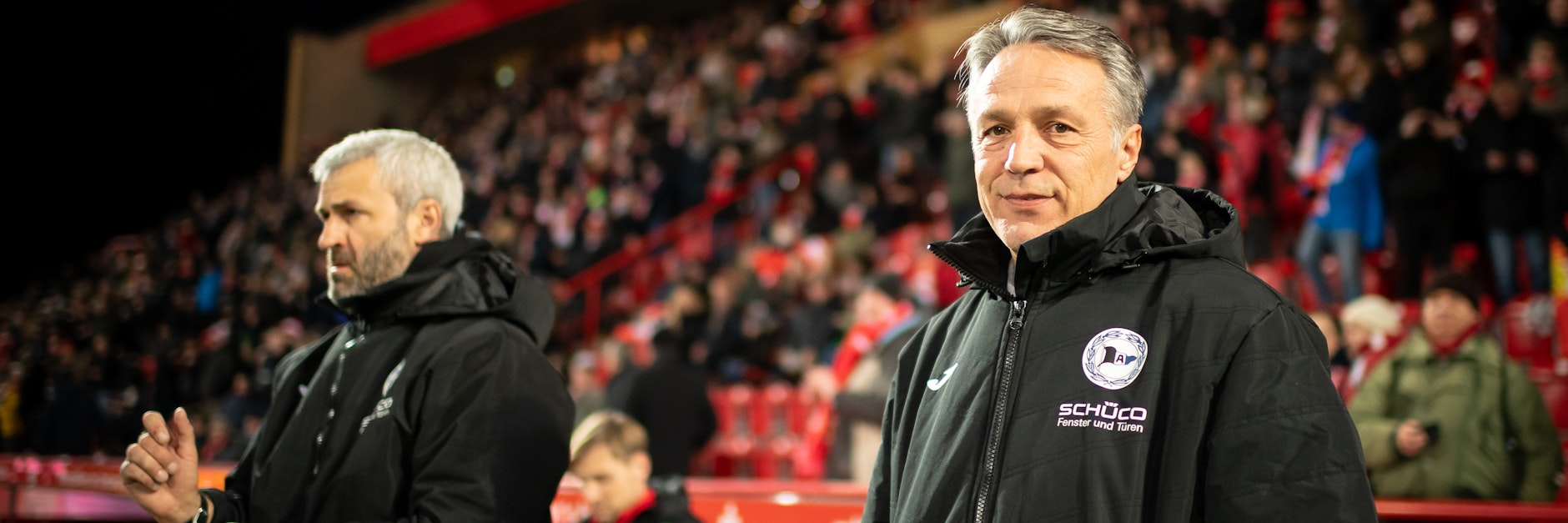 Uwe Neuhaus (r.) kehrt wieder in seine alte Heimat, die Alte Försterei, zurück.