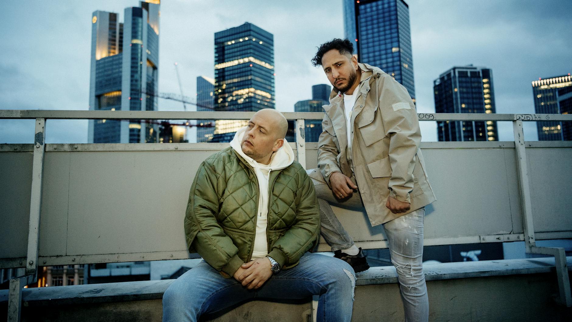 Celo und Abdi machen seit knapp zehn Jahren Musik. Ihr neues Album heißt „Mietwagentape 2“.