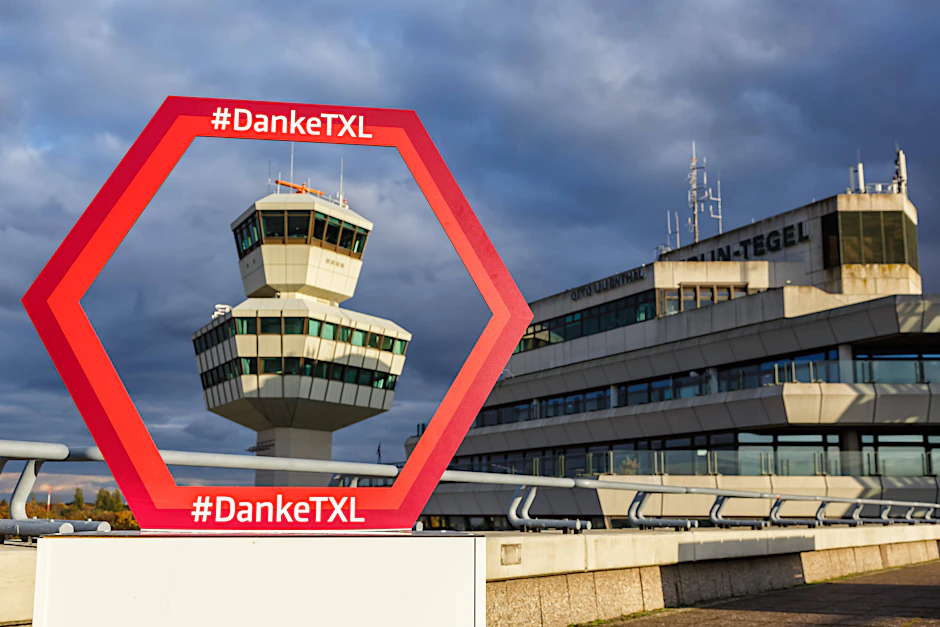 Zum Abschied ein Danke: Ein Sechseck auf der Besucherterrasse erinnert an das Terminal A.