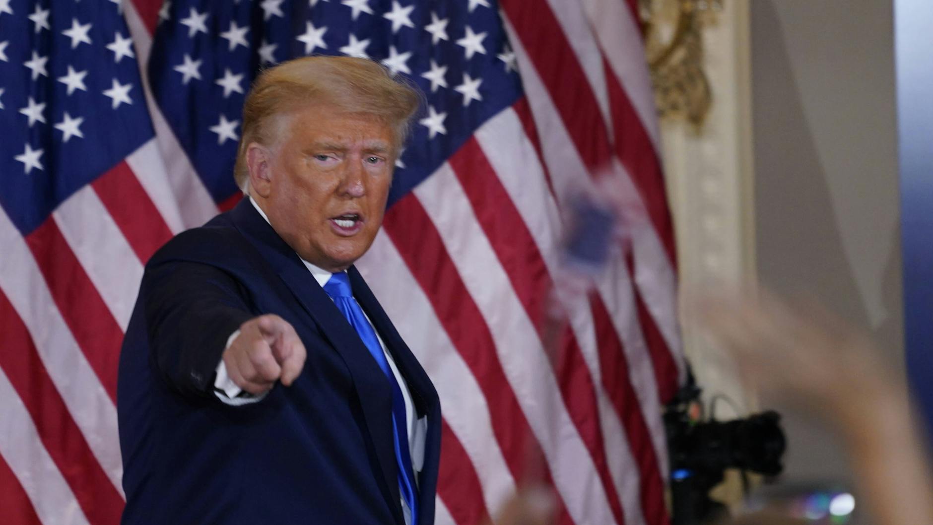 Präsident Donald Trump erklärte sich am Mittwochmorgen im Weißen Haus zum Wahlsieger.