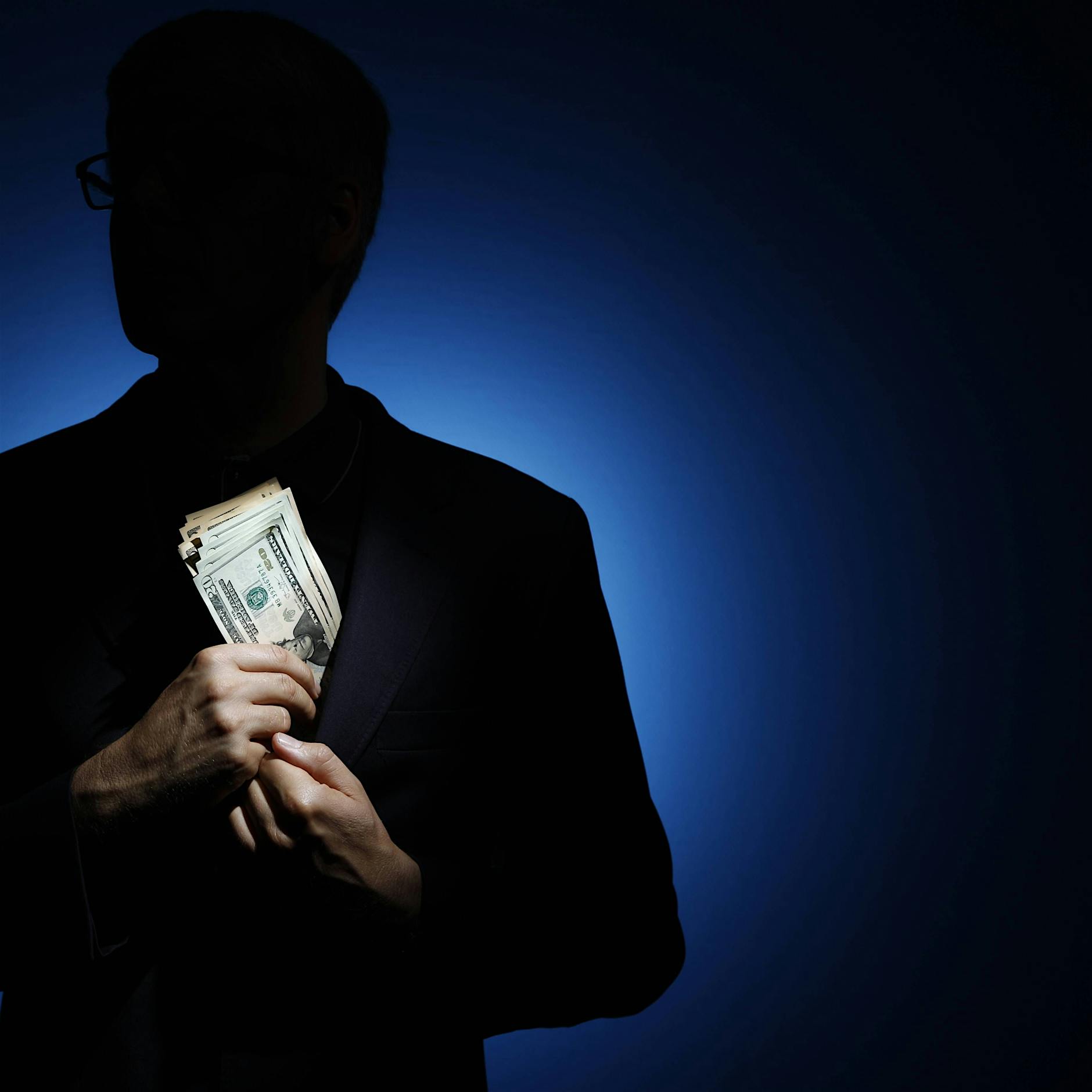 Mit Wirtschaftskriminalität verdienen Banden das meiste Geld