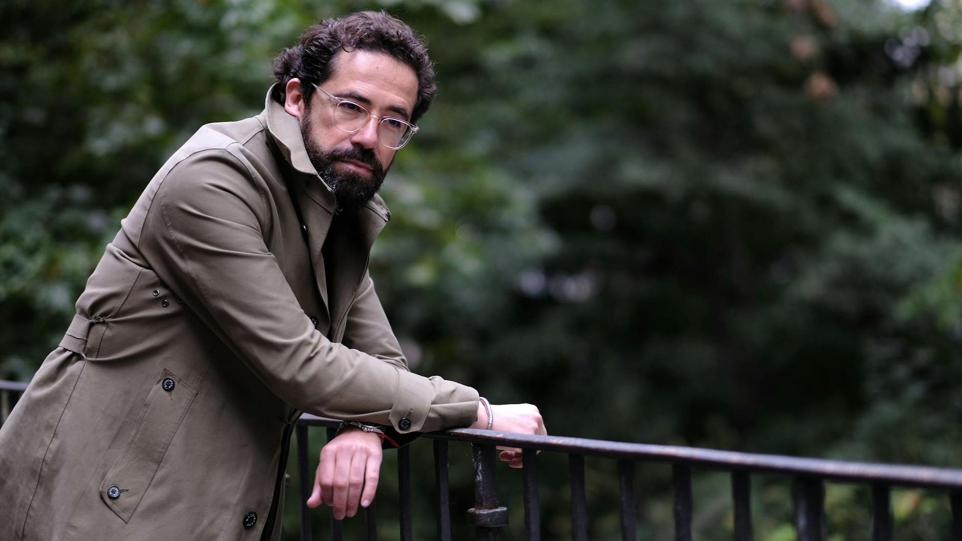 Der Regisseur Leo Khasin im Garten der Villa Oppenheim in Charlottenburg.<br><br>