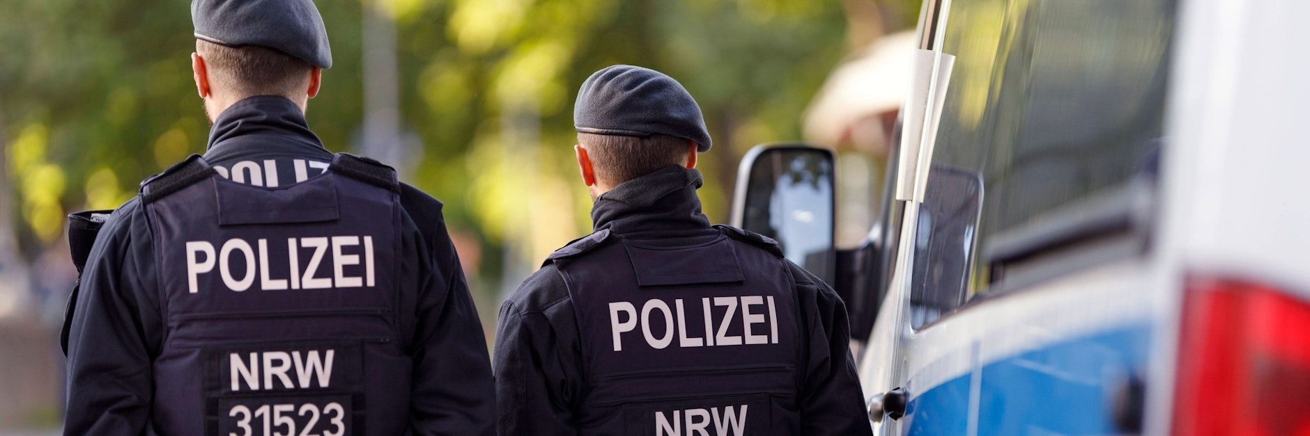 Zwei Polizisten aus NRW. (Symbolbild)