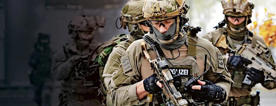Anti-Terror-Einheiten der GSG9 bei einem Übungseinsatz.