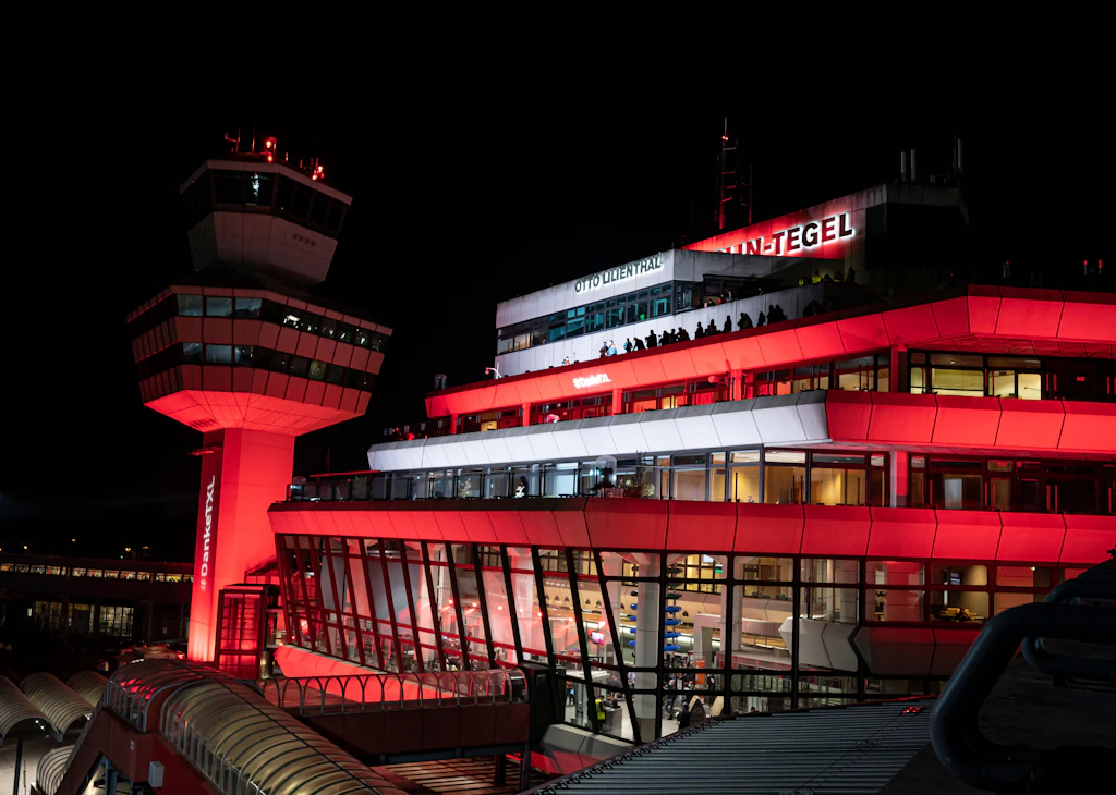 Kalte Duschen, Tanz und viele Tränen: So war der letzte Abend in Tegel