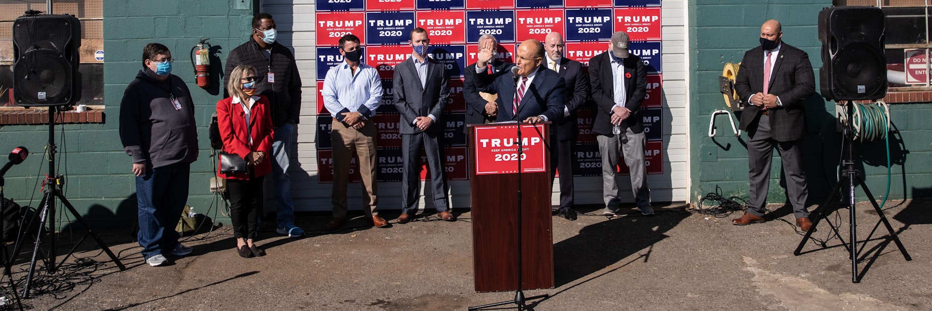 Trumps Anwalt Rudy Giuliani gab am Stadtrand von Philadelphia die groß angekündigte Pressekonferenz für den noch amtierenden US-Präsidenten.&nbsp;