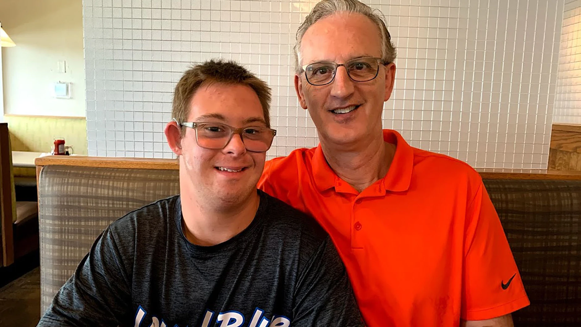 Chris Nikic mit seinem Vater Nik.