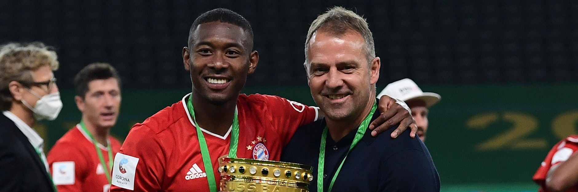 David Alaba und Hansi Flick verstehen sich prächtig. Der Trainer macht sich jetzt für seinen Abwehrspieler stark, weil er ihn beim FC Bayern braucht.