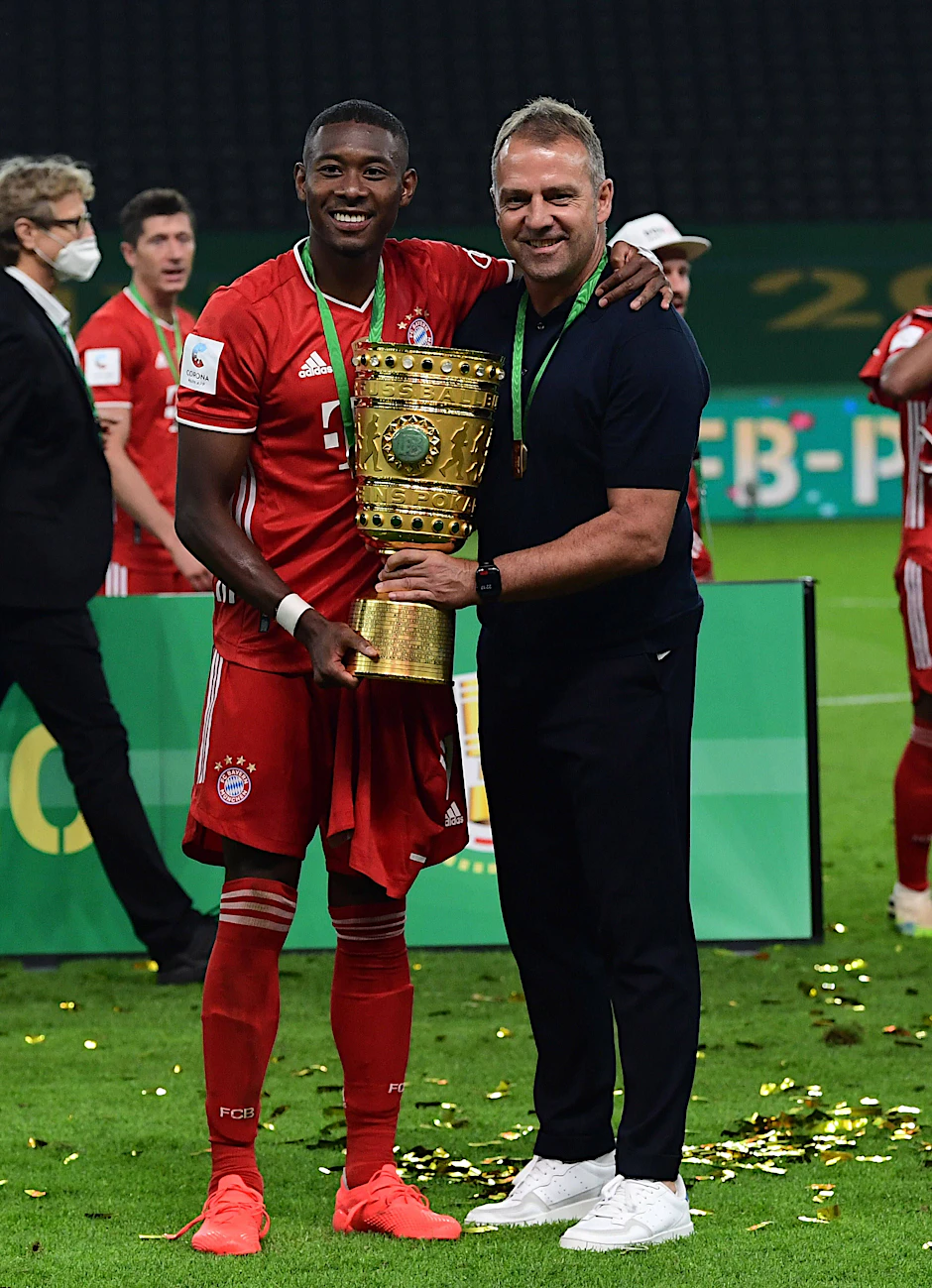 David Alaba und Hansi Flick verstehen sich prächtig. Der Trainer macht sich jetzt für seinen Abwehrspieler stark, weil er ihn beim FC Bayern braucht.